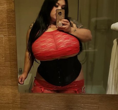 Naty Mari model art gallery