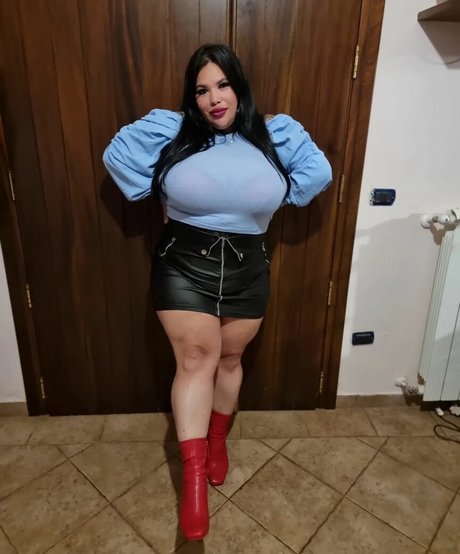 Naty Mari nice star photo