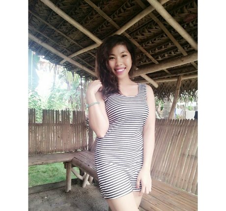 BustyCia model pretty galleries