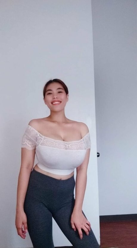 BustyCia porn model picture