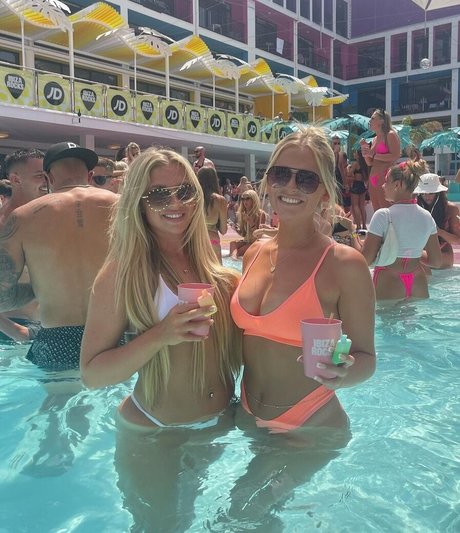 Chloe Burns actress pics