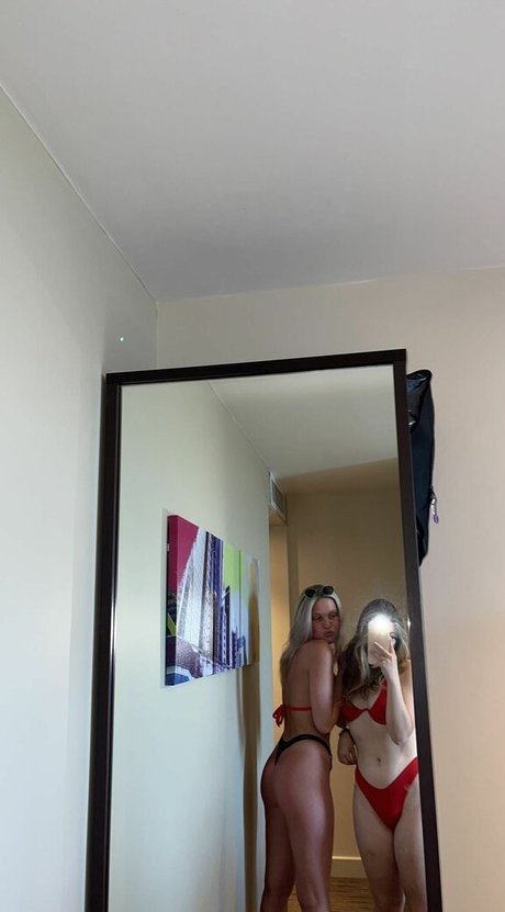 Chloe Burns model free photos