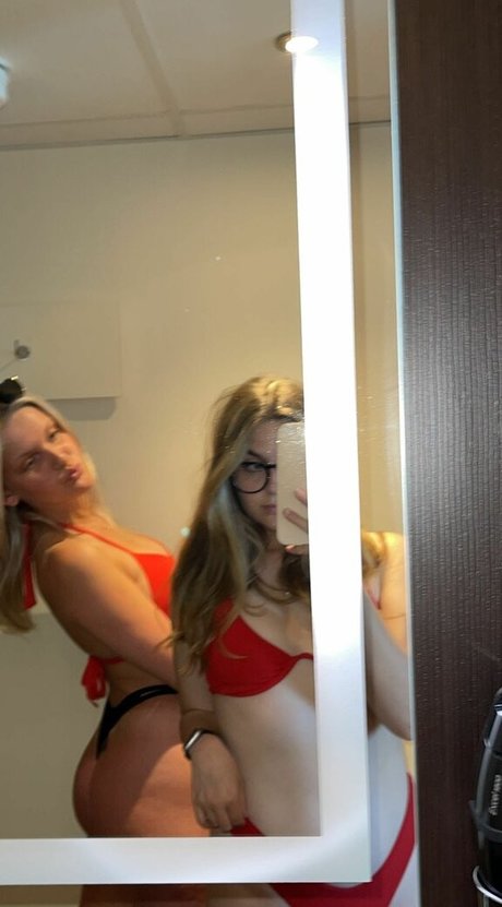 Chloe Burns xxx model image