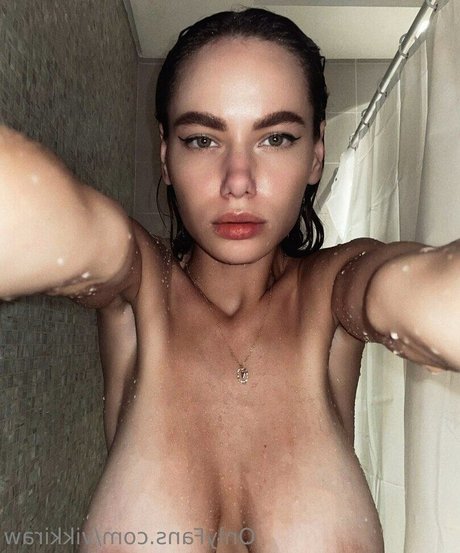 Vikkiraw exclusive star photos