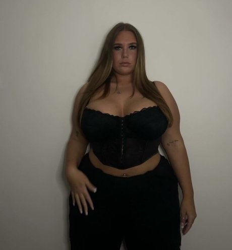 ellierobsxx naked actress images