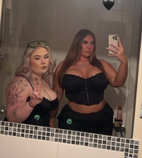 ellierobsxx model xxx picture