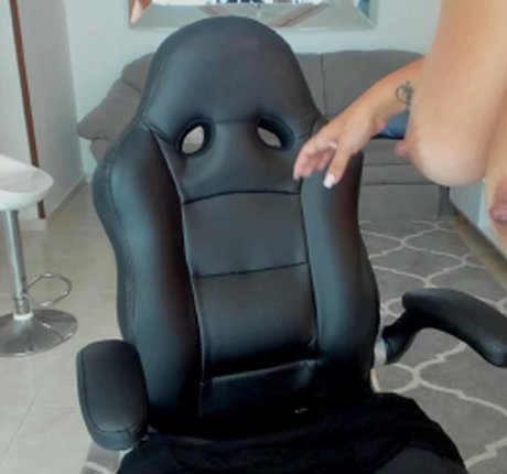 Emilybrowm model top photos