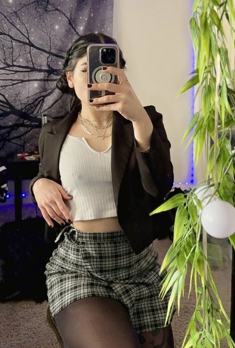 horrorwh0re naked model img