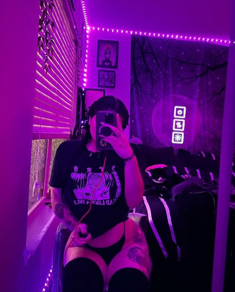 horrorwh0re pornstar nude photo