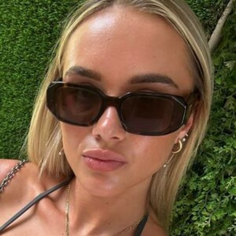 Kaci Conder star sexy photo