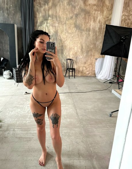 milamilasham pornographic star photos