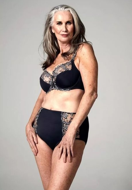 Nicola Griffin erotic actress image