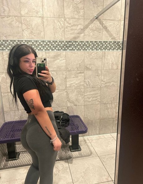 babyliv18 model top pictures