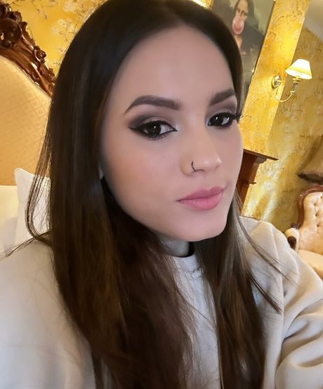 Lucy Mendez star exclusive pics