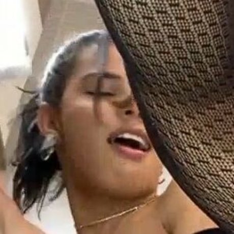 Karen Oliver star sexy photo