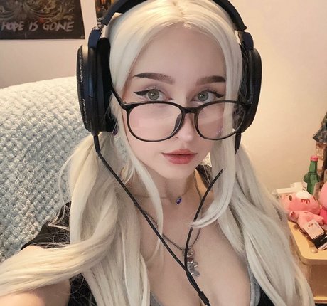 Allykitti pornstar high quality galleries