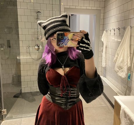 Allykitti model hd archive