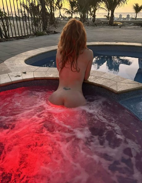 Dakota Blushing pornstar nude image