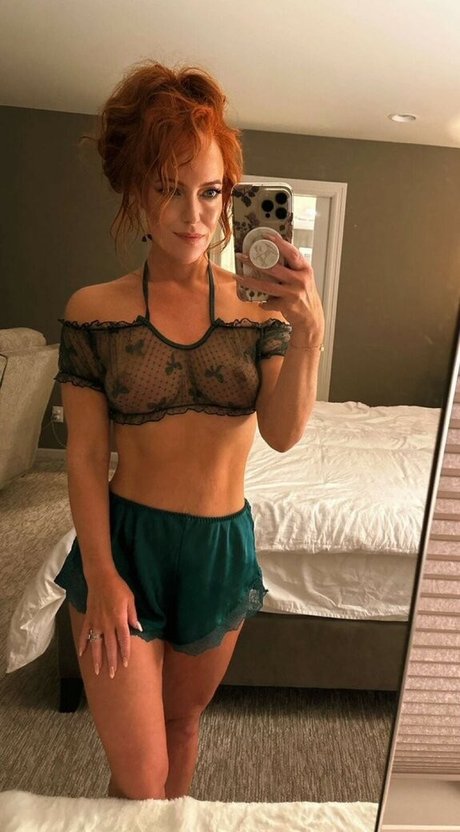 Dakota Blushing model adult img