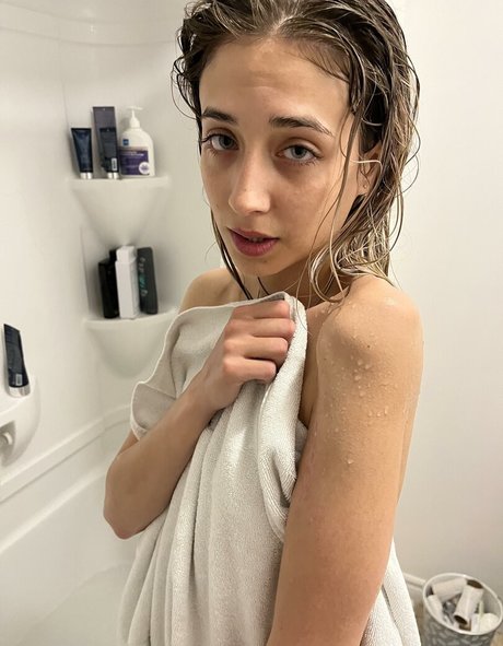 YellowMinimum6204 pornstar xxx pic