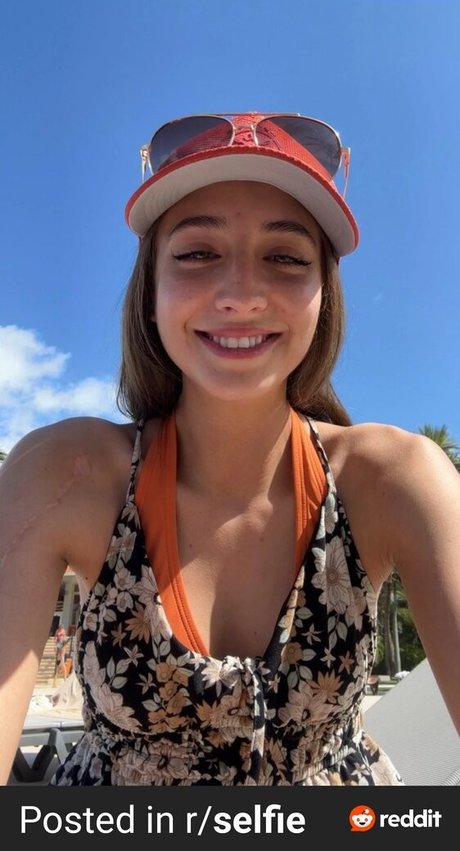 YellowMinimum6204 adult actress gallery