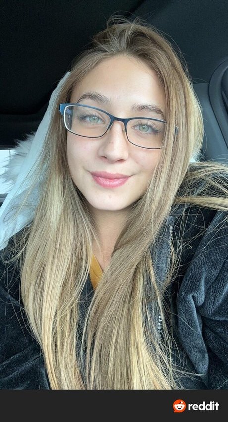 YellowMinimum6204 model top picture