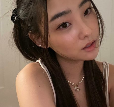 esblee erotic actress photos