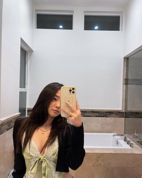 esblee sexy actress photo