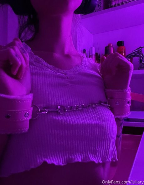 luliary model sexy image