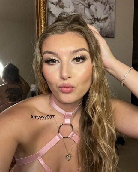 Amyyyy007 pretty pornstar pictures