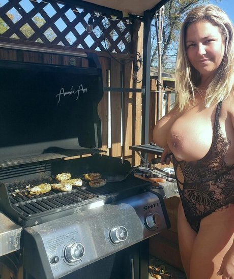 Amanda Ann beautiful actress pictures