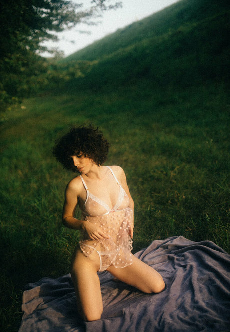 curlywiktoria star top picture