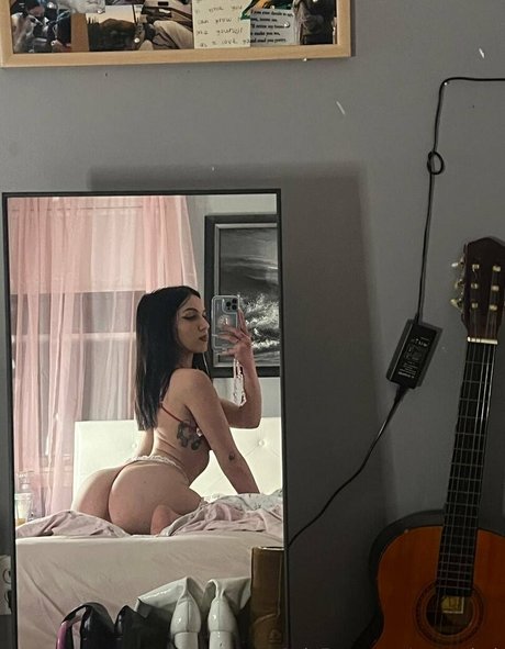 mayaried erotic model pics