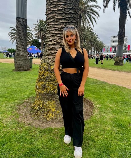 Becca M exclusive pornstar img