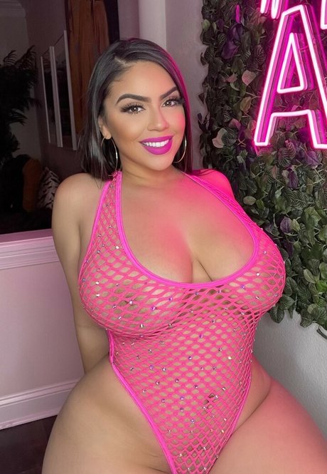 Jessenia Rebecca star hd pics