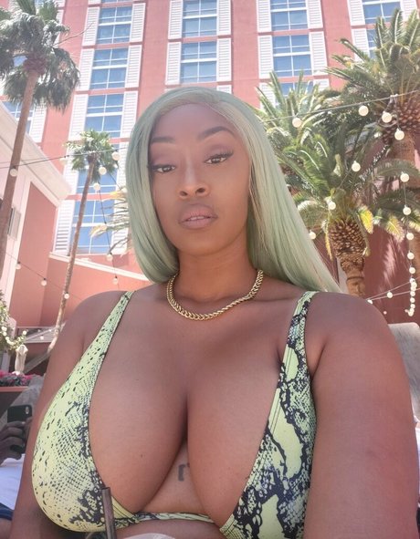 LavendaMonroe xxx pornstar archive