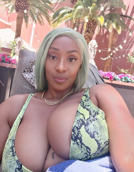 LavendaMonroe top actress galleries