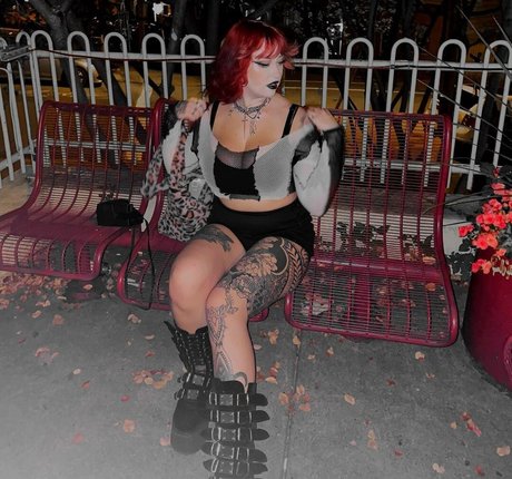 Adrianna Cooletti sexy actress image