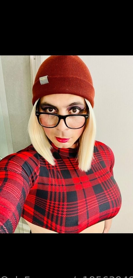 qosrachelcd perfect star photo