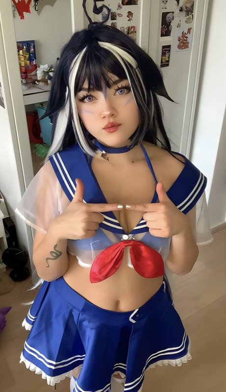 sspoekie nude actress pictures