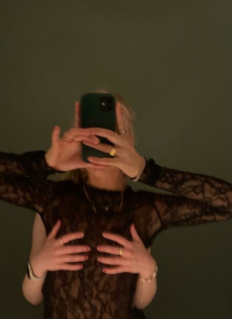 Its Emma 18 model art pics