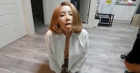 Lee Chae Dam nice model picture