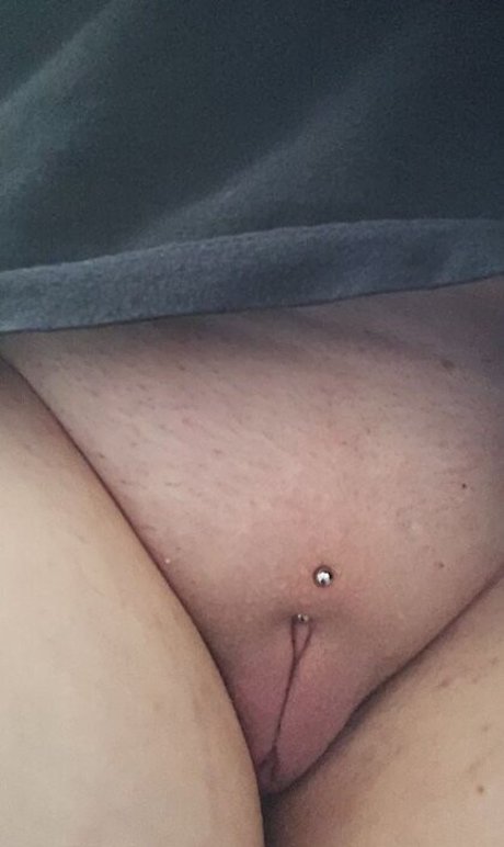 Gothicc Peach pornographic model picture