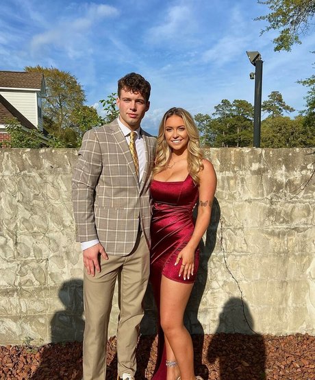 Caitlin Betterly adult model photos