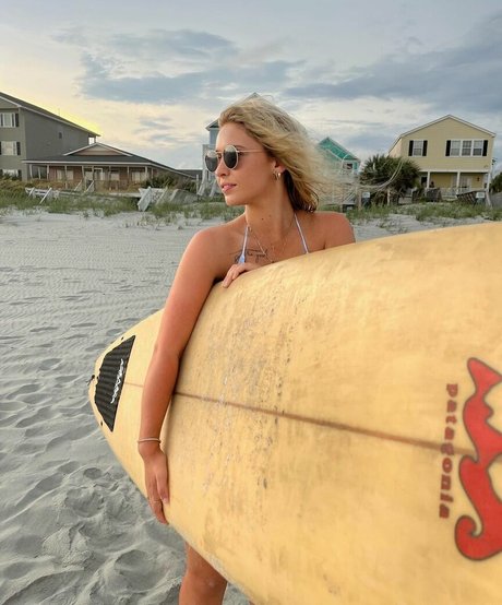 Caitlin Betterly model high quality picture