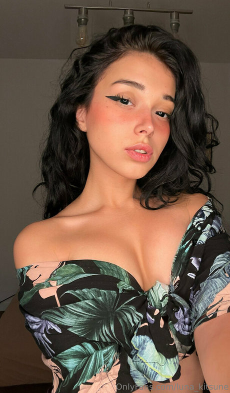 luna kitsune model adult images