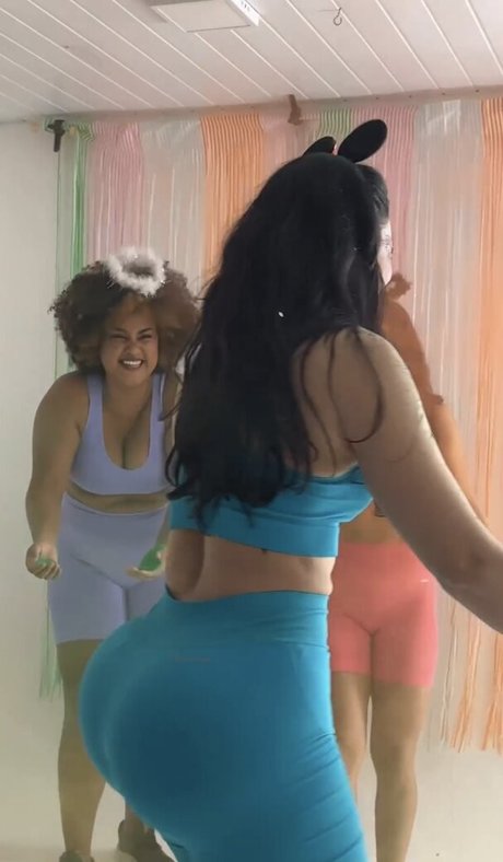 Rayssa Teixeira art model galleries