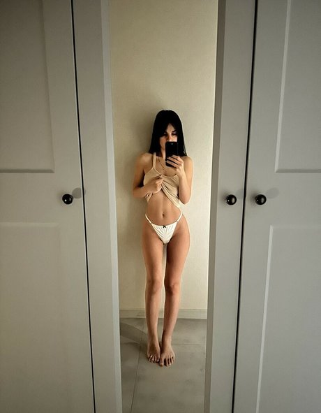 Sweet Emilly pornographic actress pics