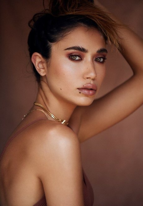 Danielle Ifrah nude model archive