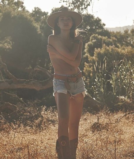 Danielle Ifrah free model photo